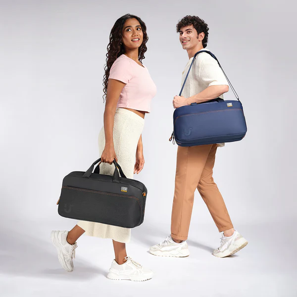 "Urban Jungle Voyager Duffle 30 Litters: The Perfect Blend of Style and Functionality for Men and Women"